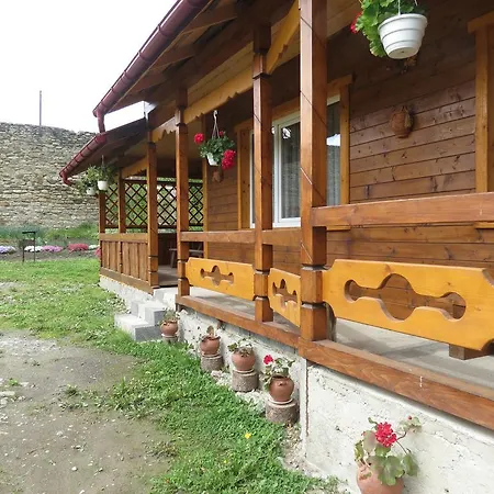 белый камень